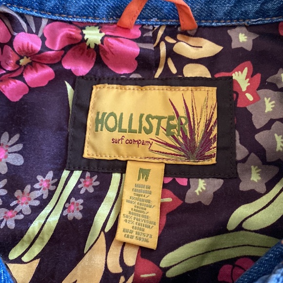 HOLLISTER DENIM JACKET WITH FLORAL SATIN LINING - Picture 2 of 11